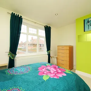 https://acomb-central-york.yorkshirehotels.net